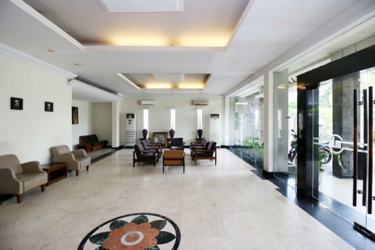 Hotel Merbabu 세마랑 외부 사진